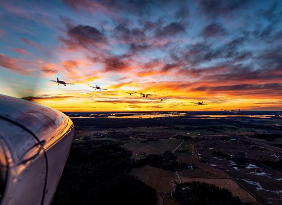 Fantastiska färger och glada formationsflygare.